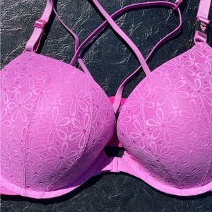 Sexy T Push-Up Daisy VS